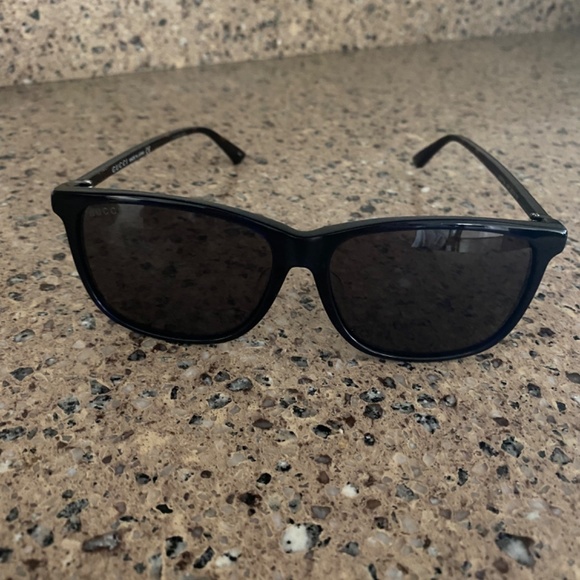 Gucci Sunglasses - Picture 2 of 7